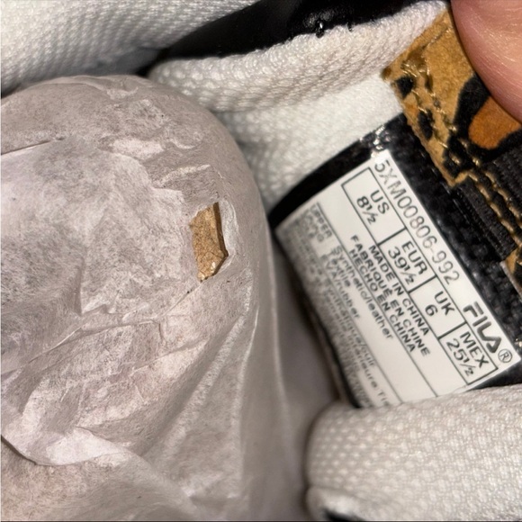 ❌❌SOLD ❌❌ EUC FILA DISRUPTOR II ANIMAL PRINT - Picture 7 of 8